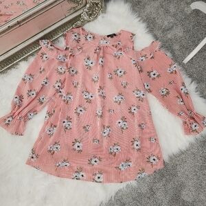 Suzanne Betro Cold shoulder striped floral blouse. Size XL.